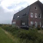 Bed & Breakfast Oomes Huus - Sleep By Haestens, Wake With Coffee 4*