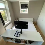 Bed & Breakfast Oomes Huus - Sleep By Haestens, Wake With Coffee Den Hoorn (North Holland)