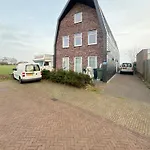 Bed & Breakfast Oomes Huus - Sleep By Haestens, Wake With Coffee 4*