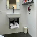 Oomes Huus - Sleep By Haestens, Wake With Coffee 4* Den Hoorn (North Holland)