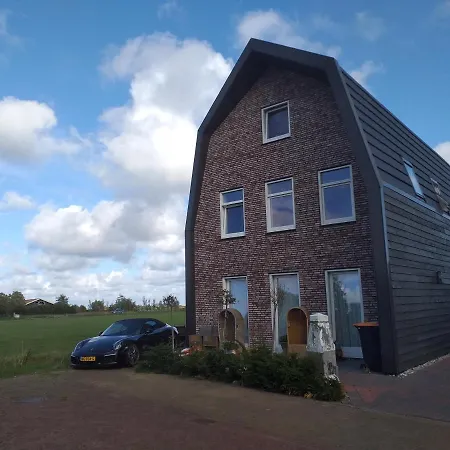 Bed & Breakfast Oomes Huus - Sleep By Haestens, Wake With Coffee Den Hoorn (North Holland)