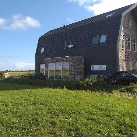 Alojamento de Acomodação e Pequeno-almoço Oomes Huus - Sleep By Haestens, Wake With Coffee