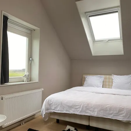 Oomes Huus - Sleep By Haestens, Wake With Coffee