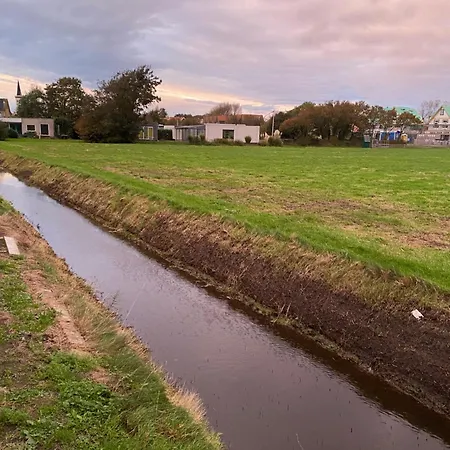Oomes Huus - Sleep By Haestens, Wake With Coffee