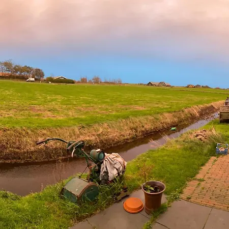 Oomes Huus - Sleep By Haestens, Wake With Coffee ベッド・アンド・ブレックファスト 4*