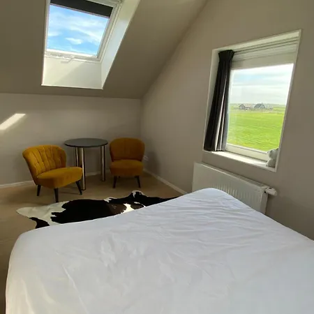 Oomes Huus - Sleep By Haestens, Wake With Coffee