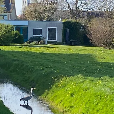 ベッド・アンド・ブレックファスト Oomes Huus - Sleep By Haestens, Wake With Coffee