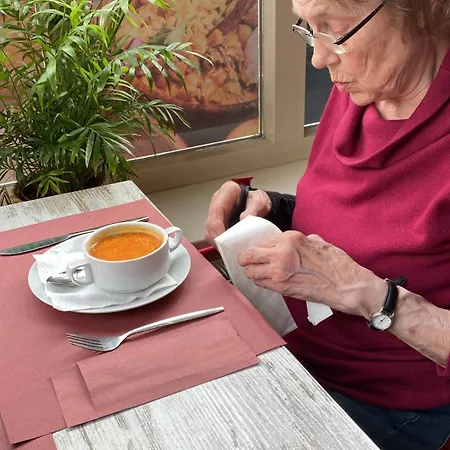 Oomes Huus - Sleep By Haestens, Wake With Coffee Den Hoorn (North Holland)