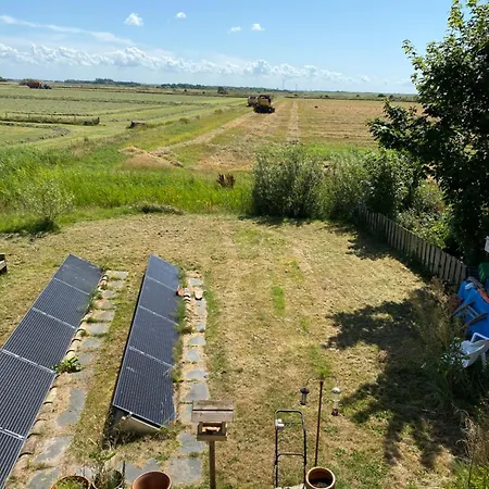 Oomes Huus - Sleep By Haestens, Wake With Coffee 4*