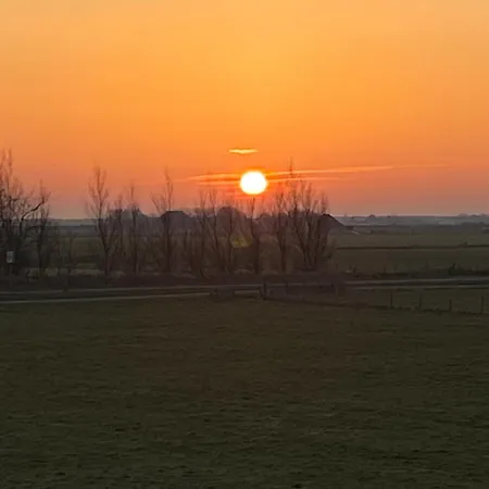 Oomes Huus - Sleep By Haestens, Wake With Coffee Bed & Breakfast