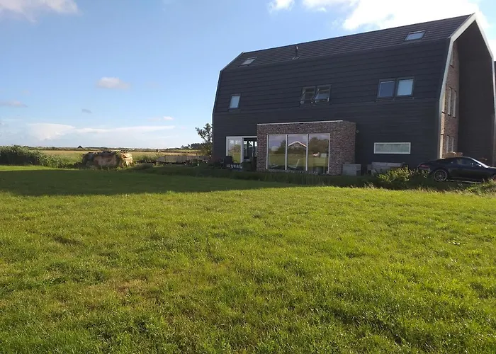 Bed & Breakfast Oomes Huus - Sleep By Haestens, Wake With Coffee 4*