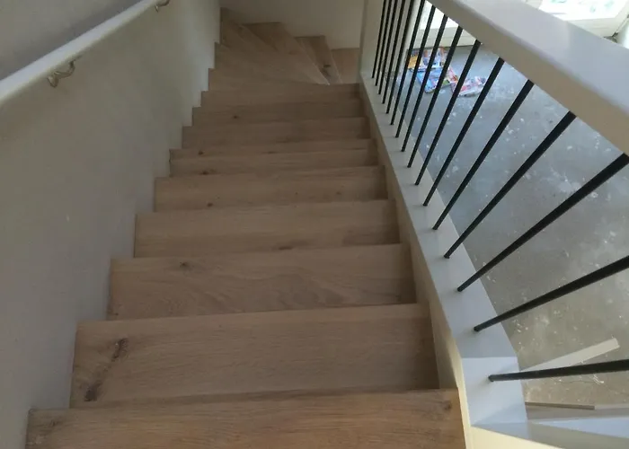 Oomes Huus - Sleep By Haestens, Wake With Coffee 4*