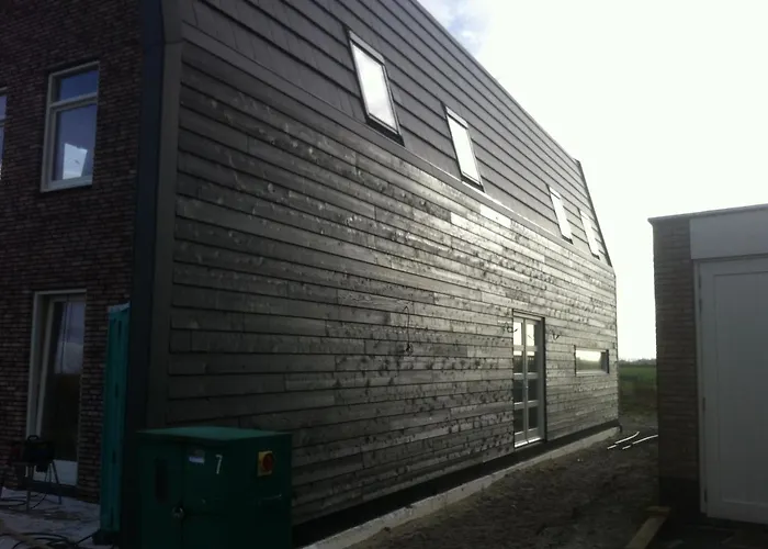 Oomes Huus - Sleep By Haestens, Wake With Coffee B&B