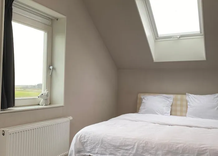 Oomes Huus - Sleep By Haestens, Wake With Coffee