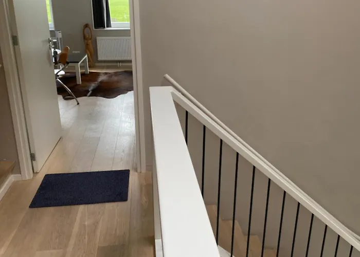 Oomes Huus - Sleep By Haestens, Wake With Coffee