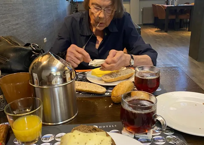 Oomes Huus - Sleep By Haestens, Wake With Coffee B&B 4*