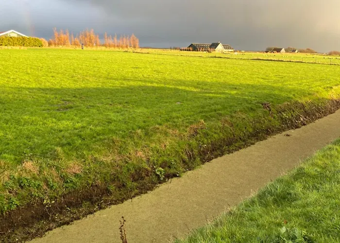 Oomes Huus - Sleep By Haestens, Wake With Coffee Den Hoorn (North Holland)