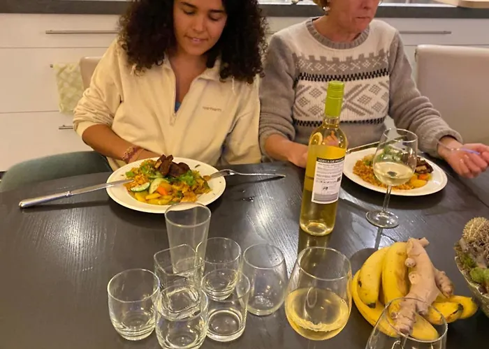 Oomes Huus - Sleep By Haestens, Wake With Coffee Den Hoorn (North Holland)