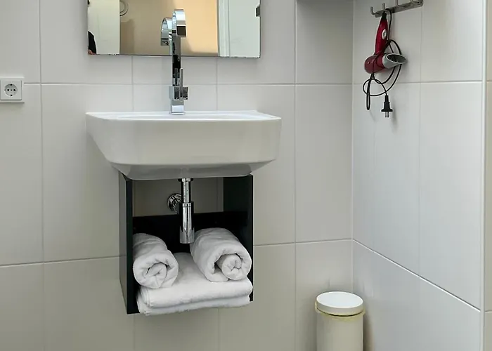 Oomes Huus - Sleep By Haestens, Wake With Coffee 4* Den Hoorn (North Holland)