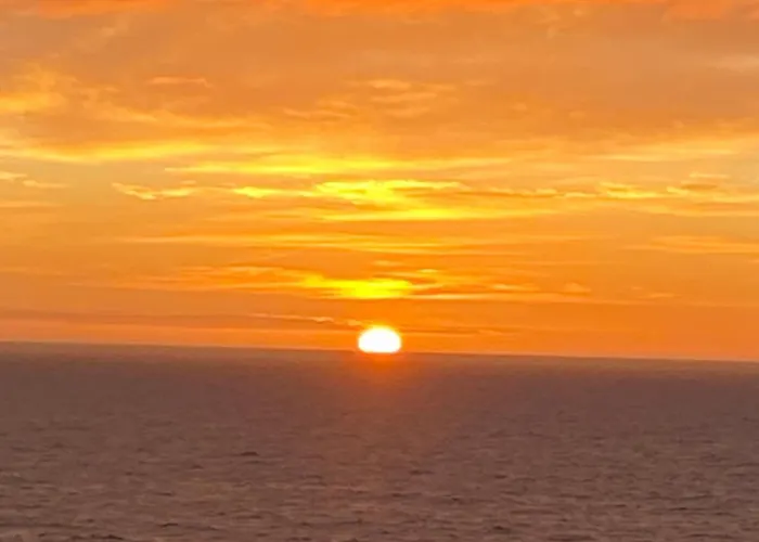 Oomes Huus - Sleep By Haestens, Wake With Coffee 4* 덴 호른