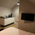 Couette-café Oomes Huus - Sleep By Haestens, Wake With Coffee Den Hoorn (North Holland)