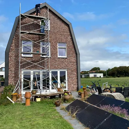 Oomes Huus - Sleep By Haestens, Wake With Coffee 4* Den Hoorn (North Holland)