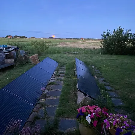 Oomes Huus - Sleep By Haestens, Wake With Coffee Den Hoorn (North Holland)