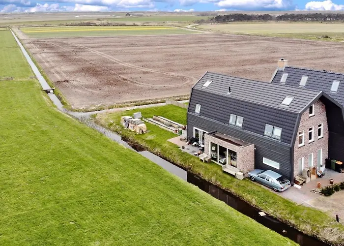 Oomes Huus - Sleep By Haestens, Wake With Coffee